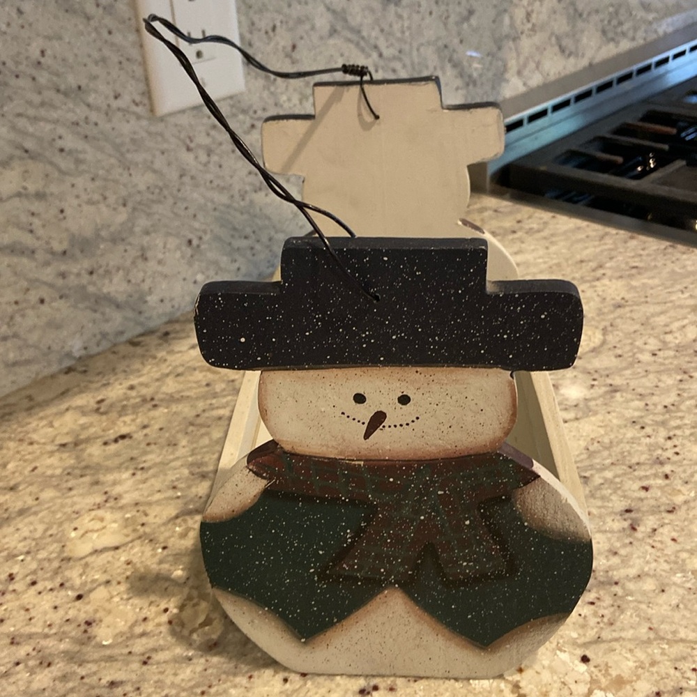 Snowman wood basket